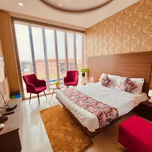 Pearl Grand, Zirakpur - Top Rated & Most Awarded Property In Tricity 4*, Chandigarh India