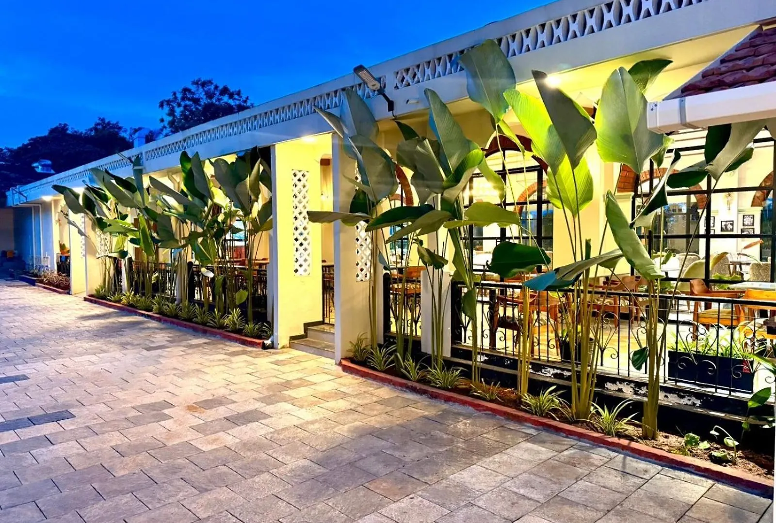 Jaladarshini Lakeside Gardens Bed & Breakfast Kollam