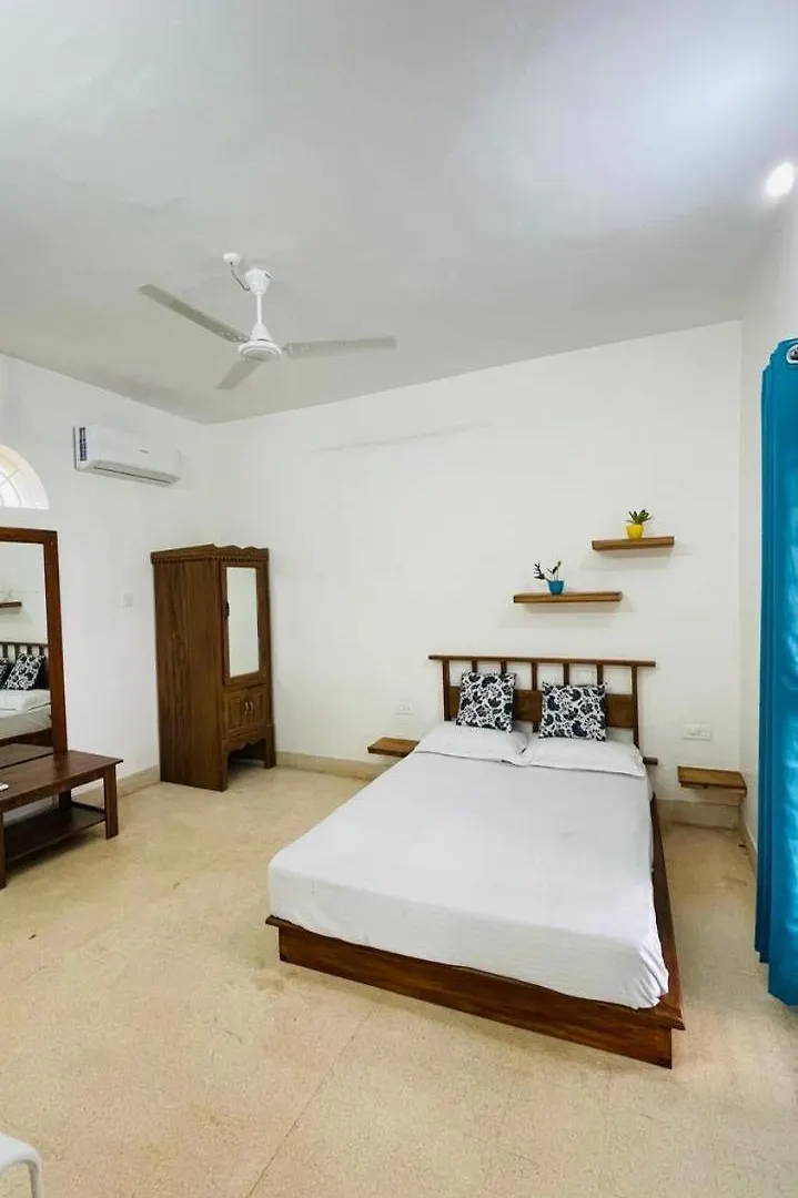 Jaladarshini Lakeside Gardens Bed & Breakfast Kollam