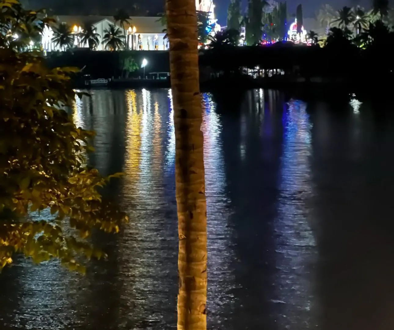 Jaladarshini Lakeside Gardens Bed & Breakfast Kollam